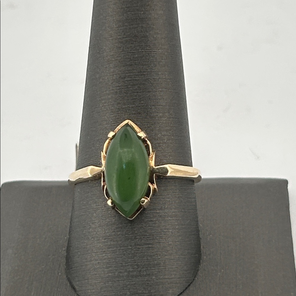 433116 10k yellow gold Jade ring